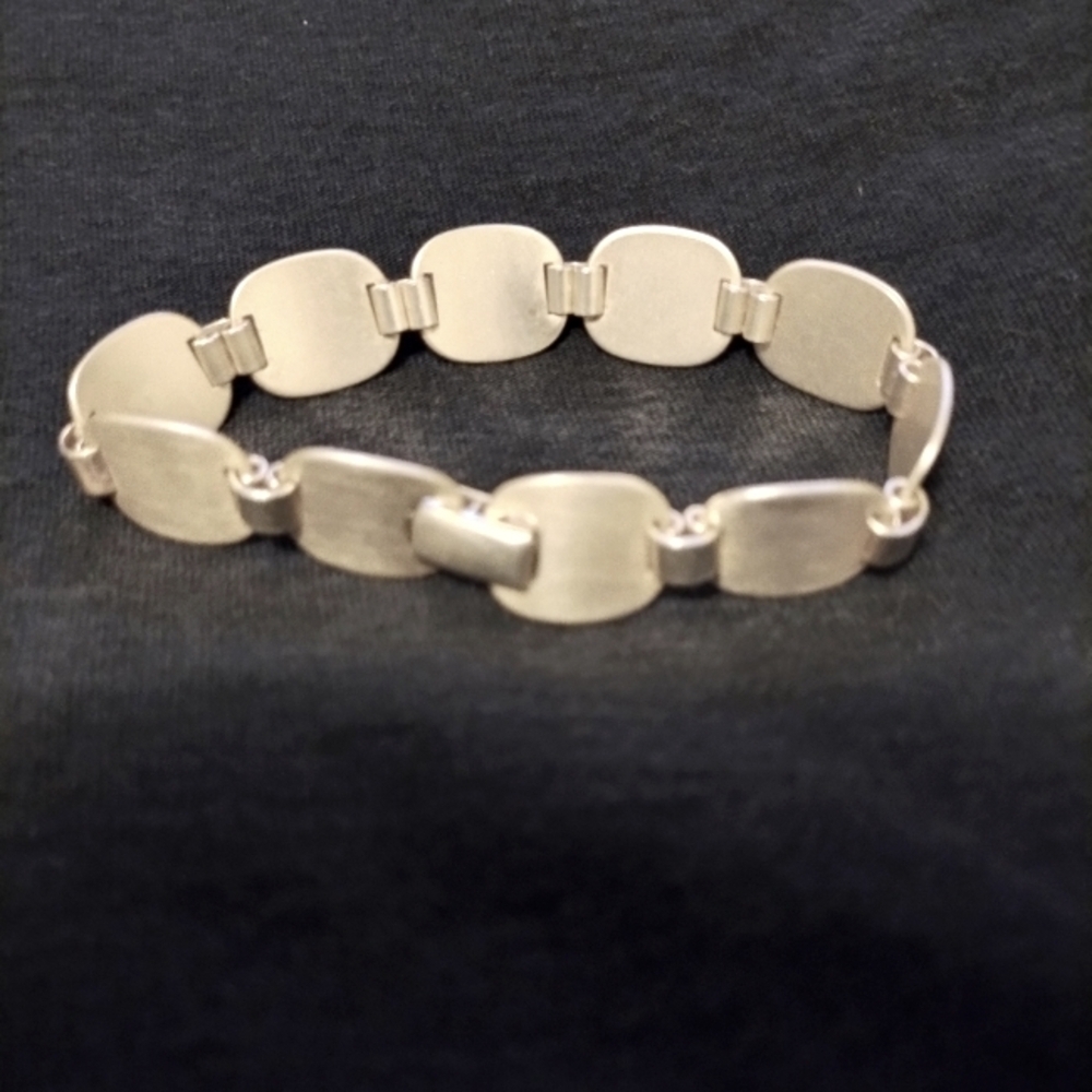 Classic Silver Link Bracelet - Elegant Women’s Jewelry